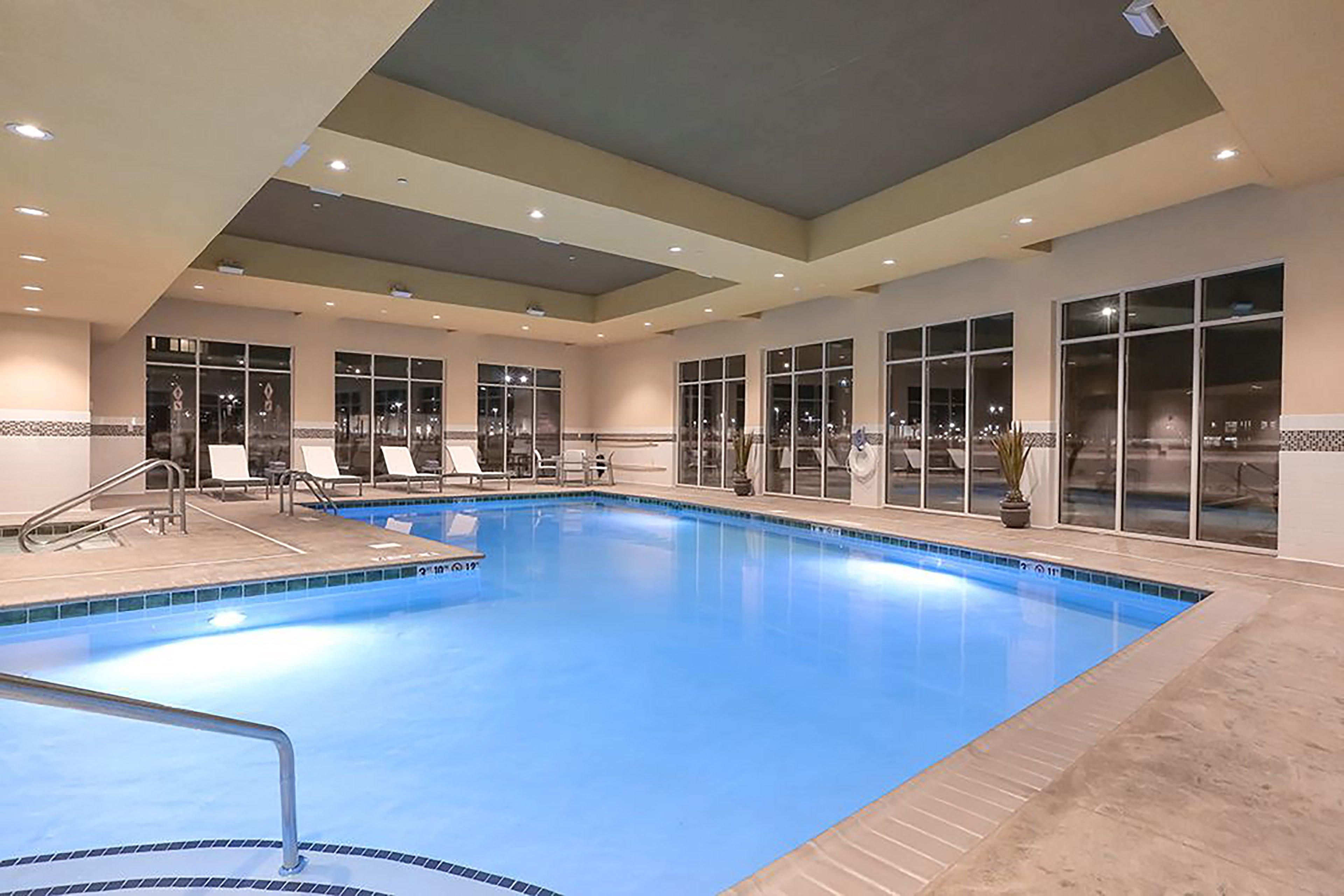Holiday Inn And Suites East Peoria By Ihg Экстерьер фото