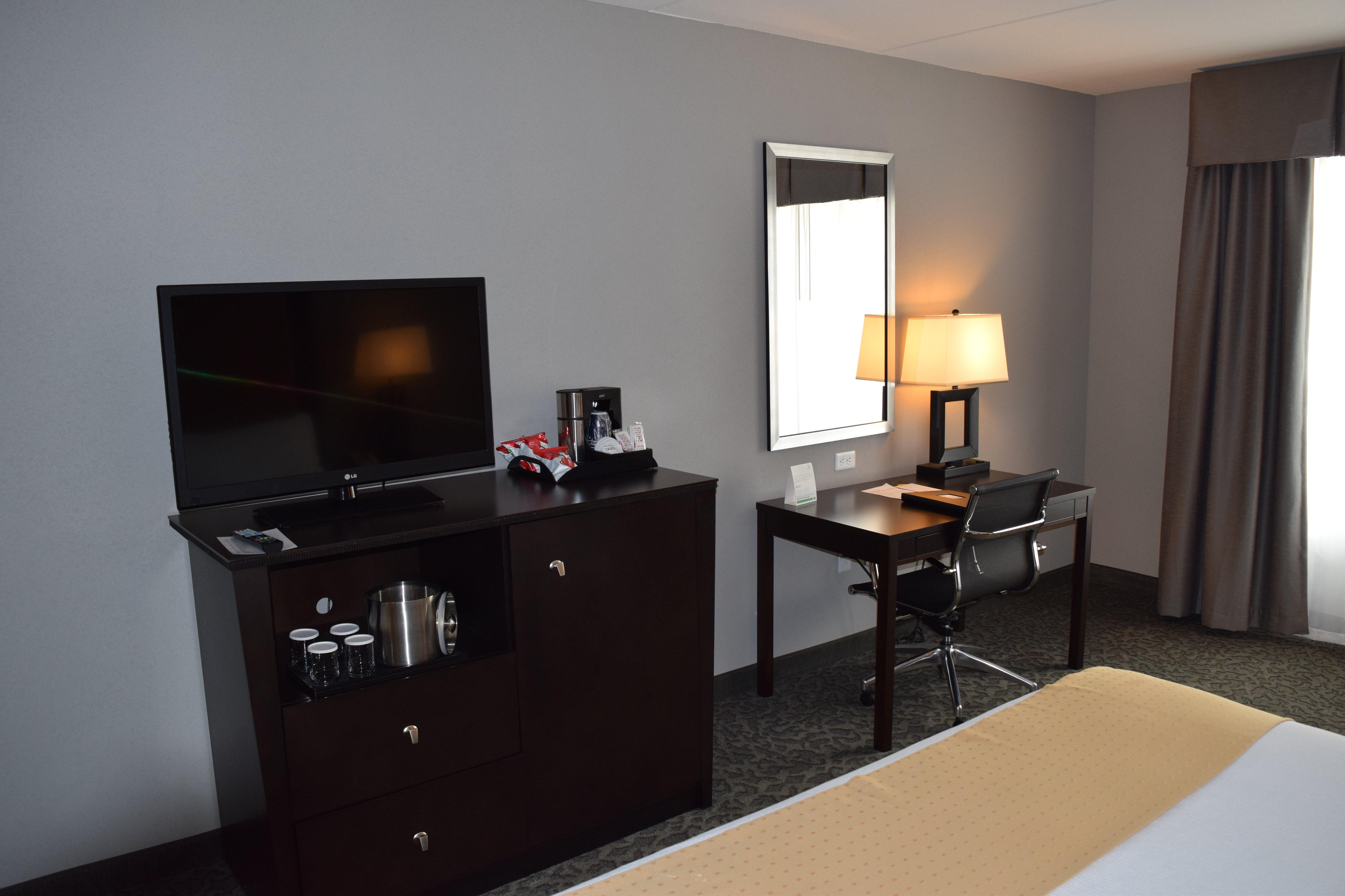 Holiday Inn And Suites East Peoria By Ihg Экстерьер фото