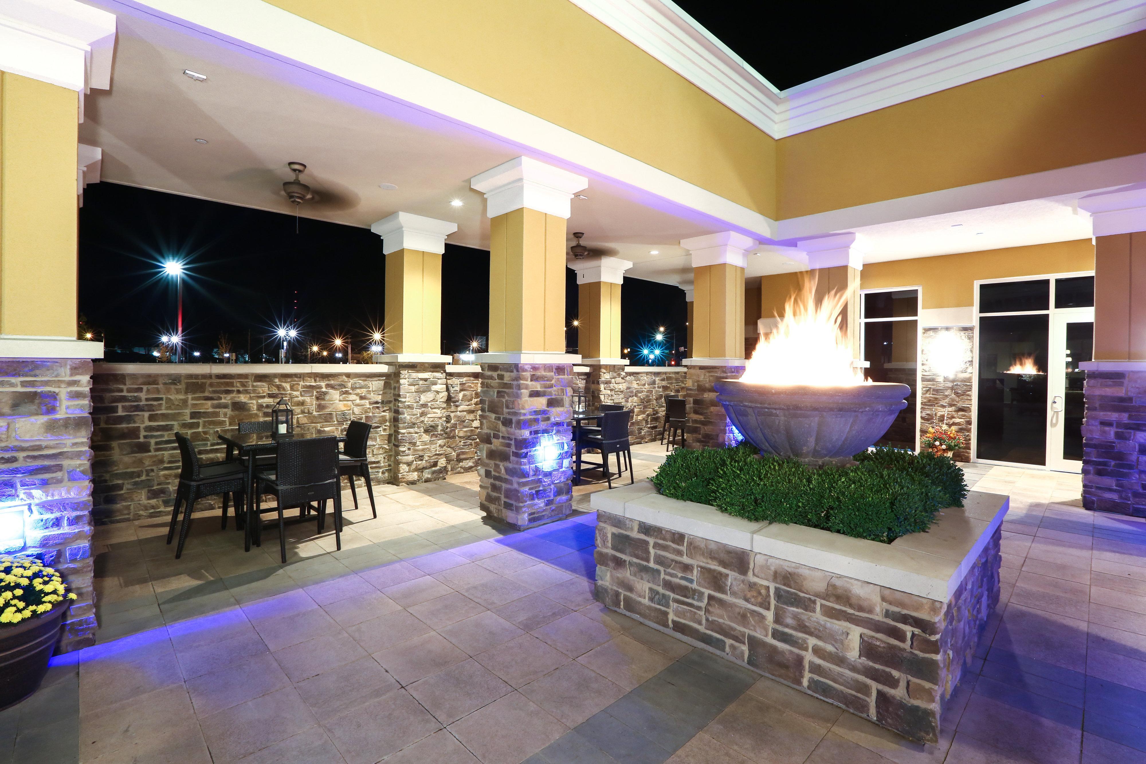 Holiday Inn And Suites East Peoria By Ihg Экстерьер фото