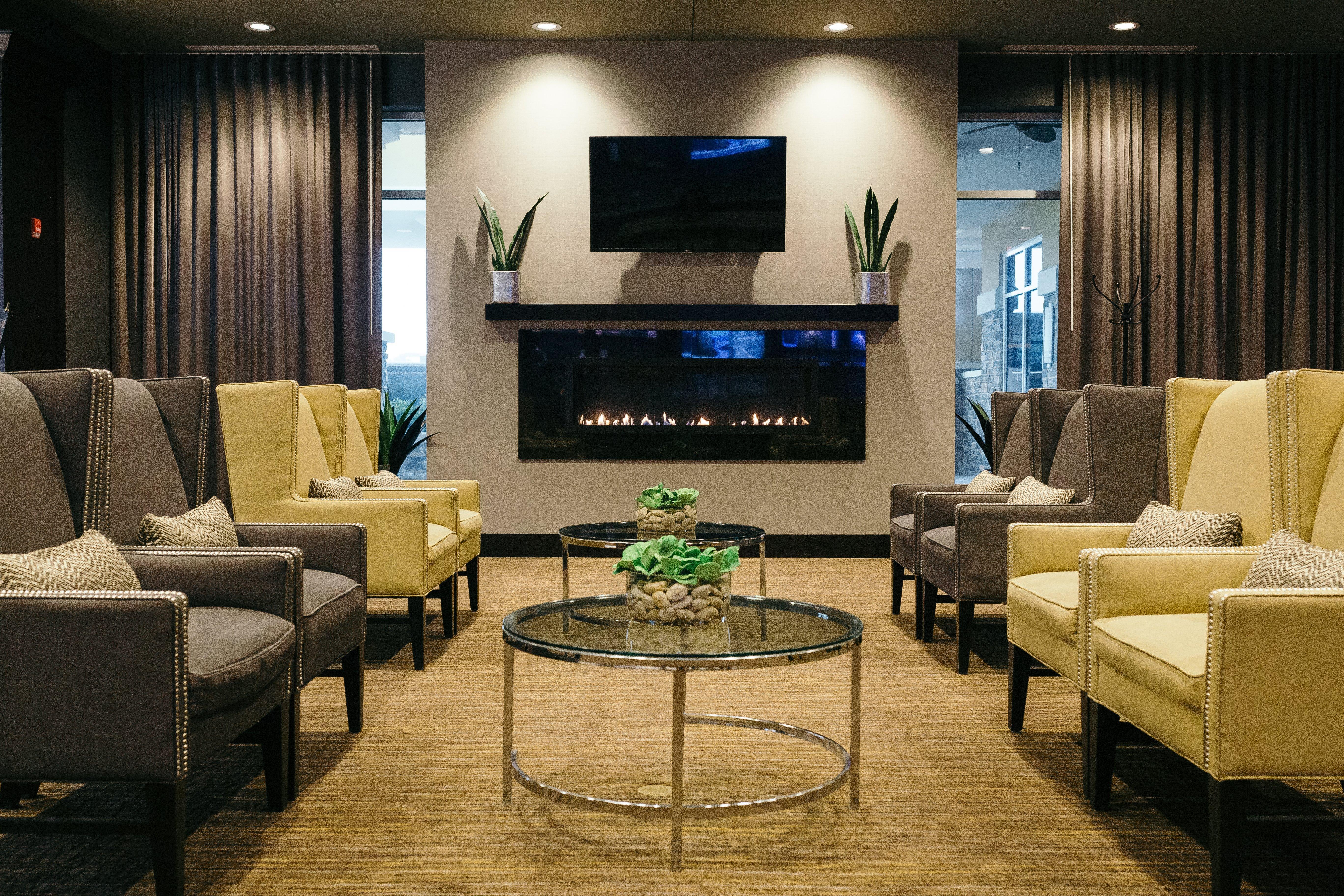 Holiday Inn And Suites East Peoria By Ihg Экстерьер фото