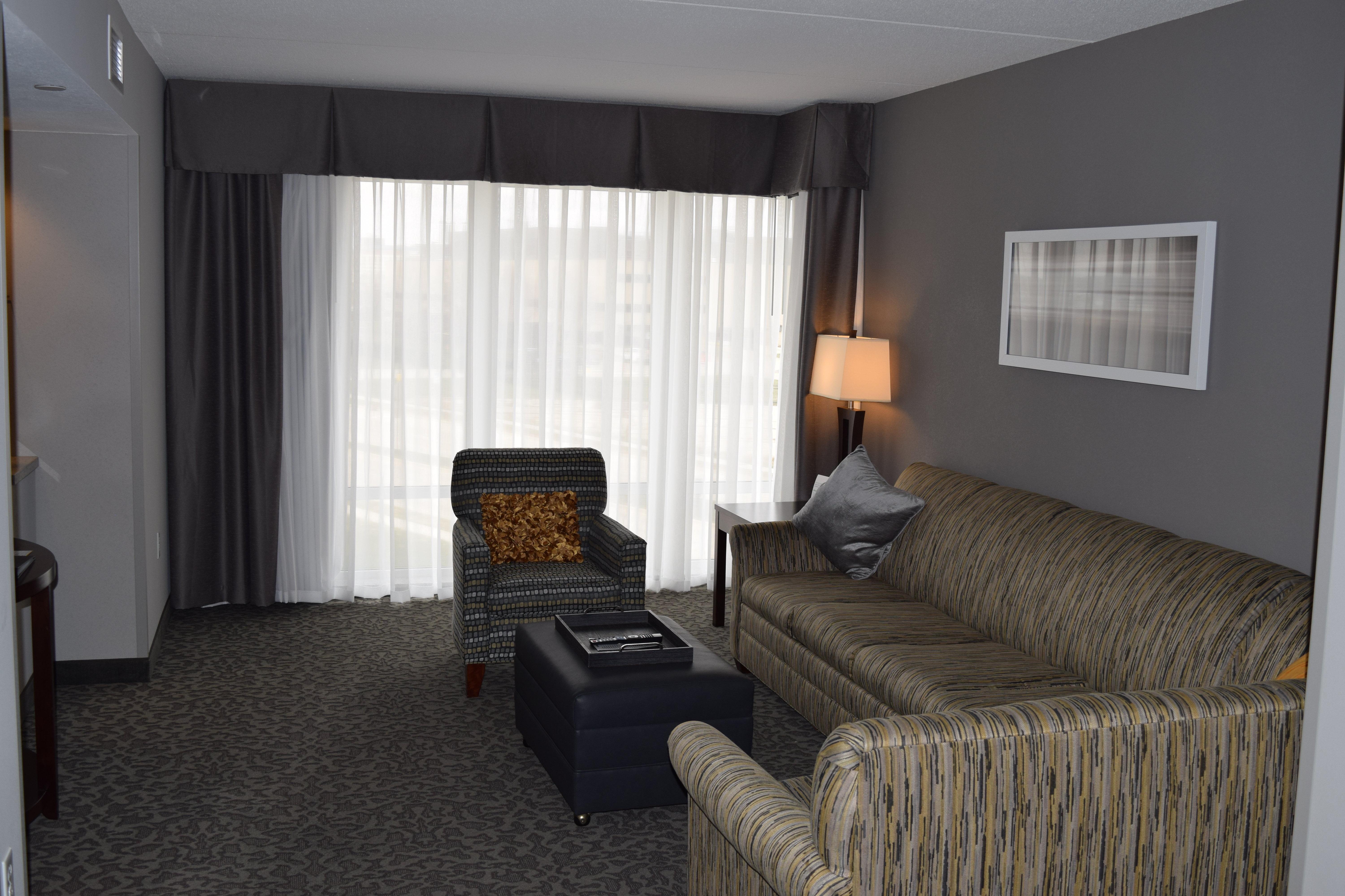 Holiday Inn And Suites East Peoria By Ihg Экстерьер фото