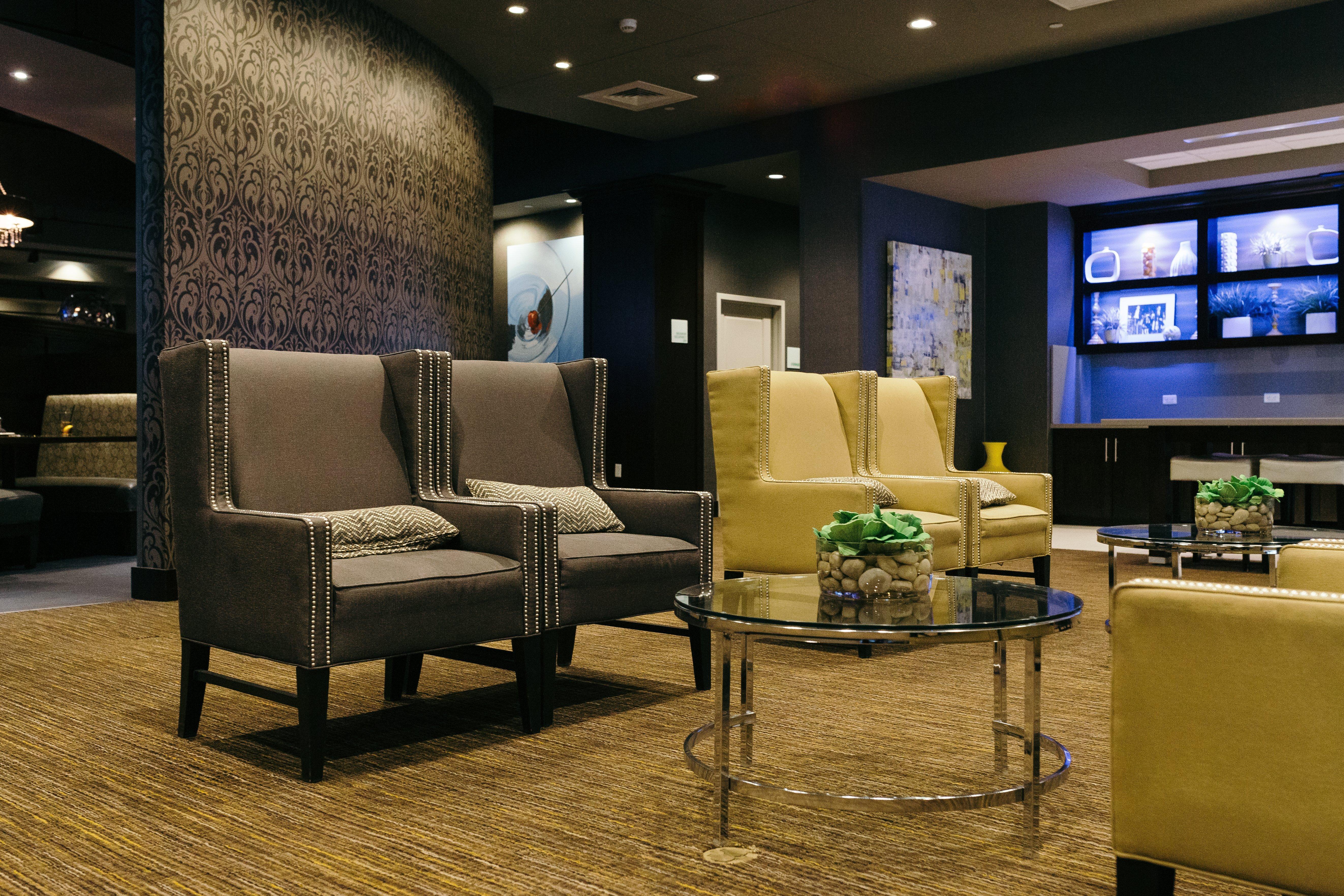 Holiday Inn And Suites East Peoria By Ihg Экстерьер фото